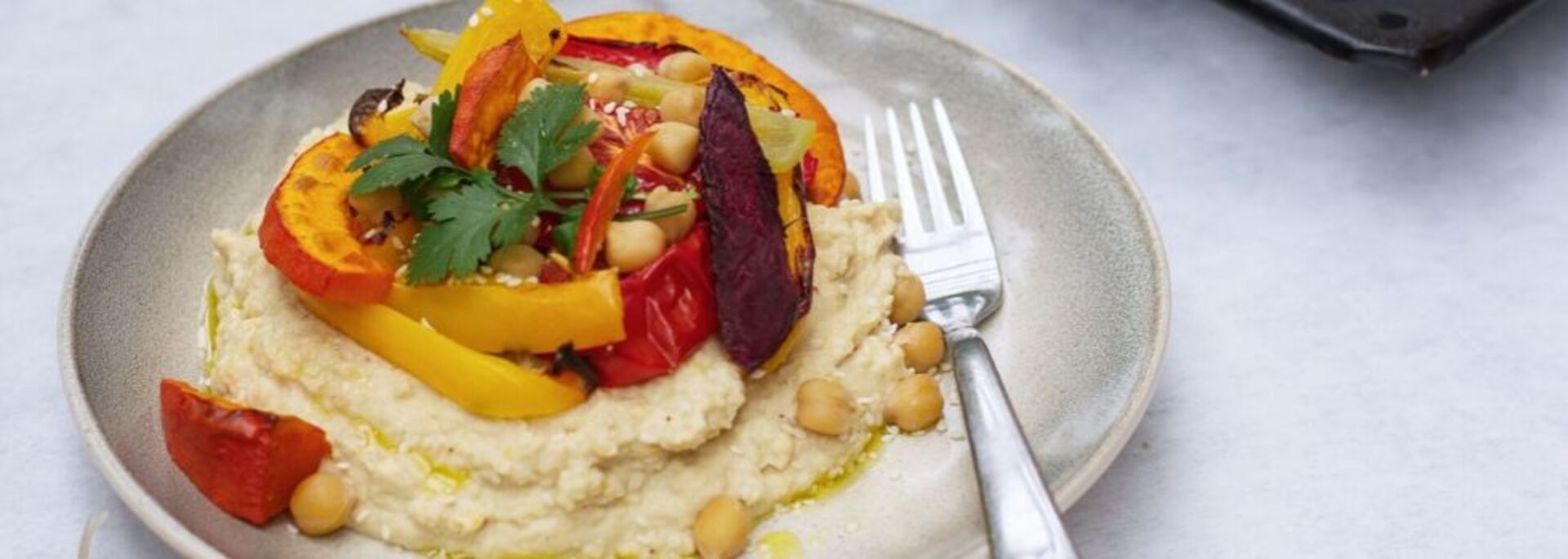 Hummus s pečenou podzimní zeleninou