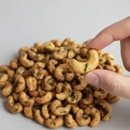 Kešu pražené s cibulí a příchutí zakysané smetany 6 x 250 g