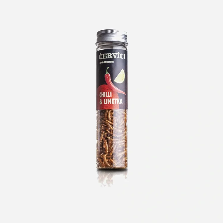 Kořenění červíci chilli a limetka